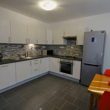 Apartmán Klidné Blízko Centra Ostravy *